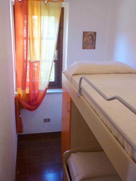 Appartamenti Cannigione La Conia Rum bild